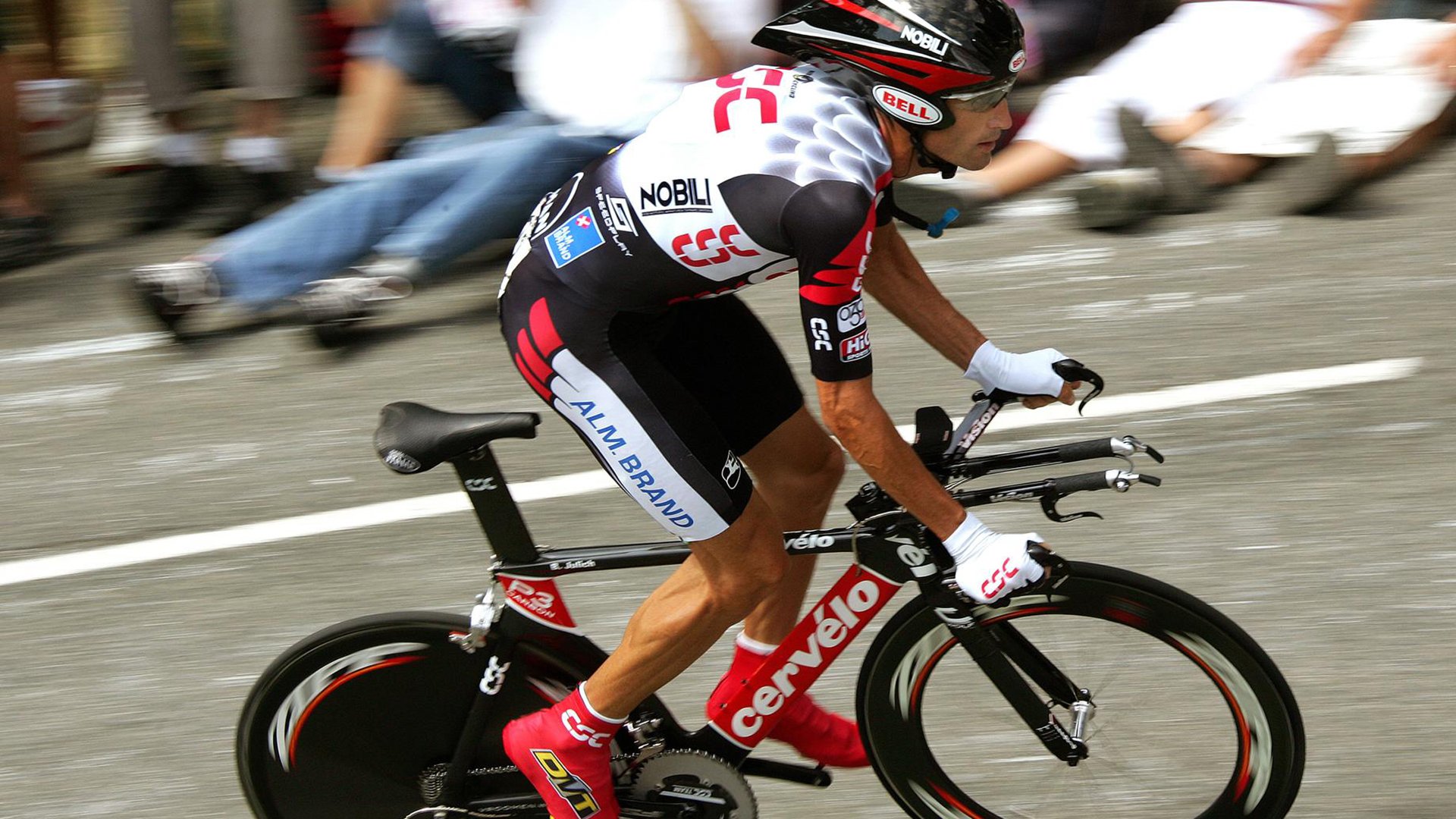 掘金教练组分析中国高中篮球录像，推动国际交流，篮球掘金队